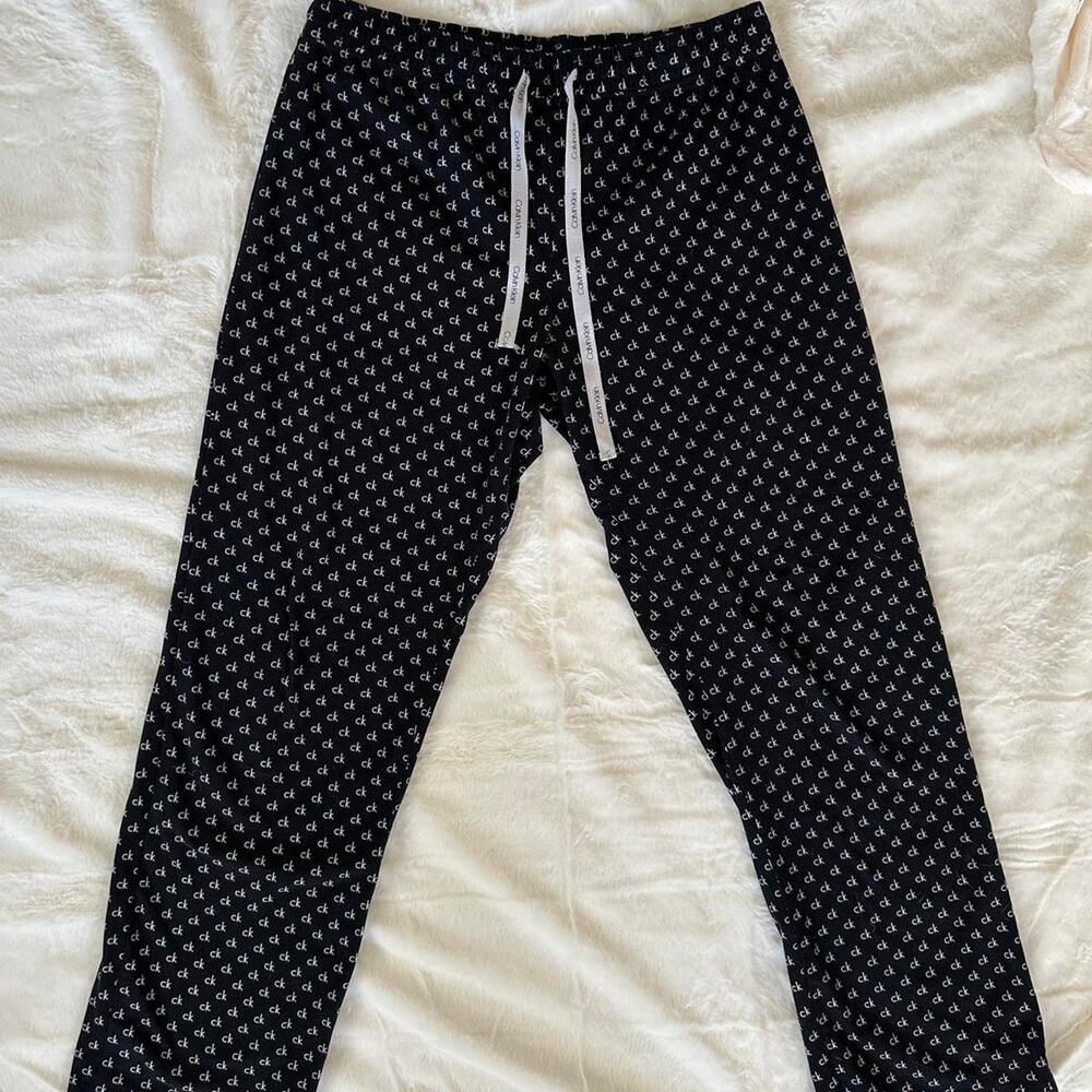 Calvin Klein Black and White Size Medium Cozy Soft Pajama Pants Loungewear